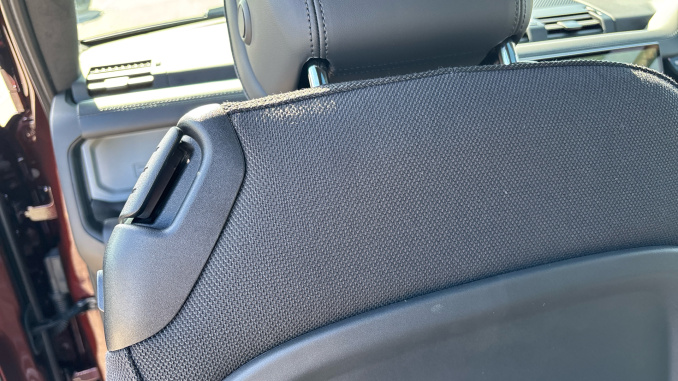 Land Rover Defender 5.0 P525 V8 90 Edition 3dr Auto Petrol Estate - Image 36